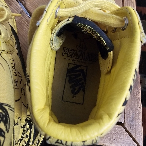 Vans Peanuts Charlie Brown Sk8-Hi  Womens 6.5 Men's 5 Unisex - Picture 14 of 15